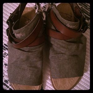 Gently Used Canvas Blowfish Sandals Size 8